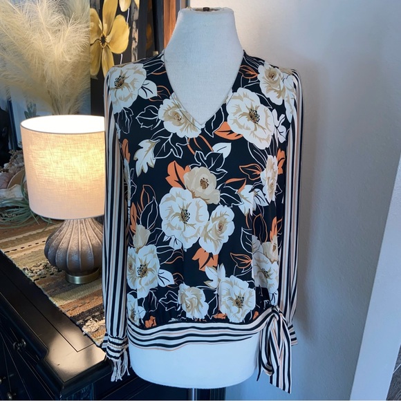 CAbi 4043 Enchant Blouse - Picture 2 of 4